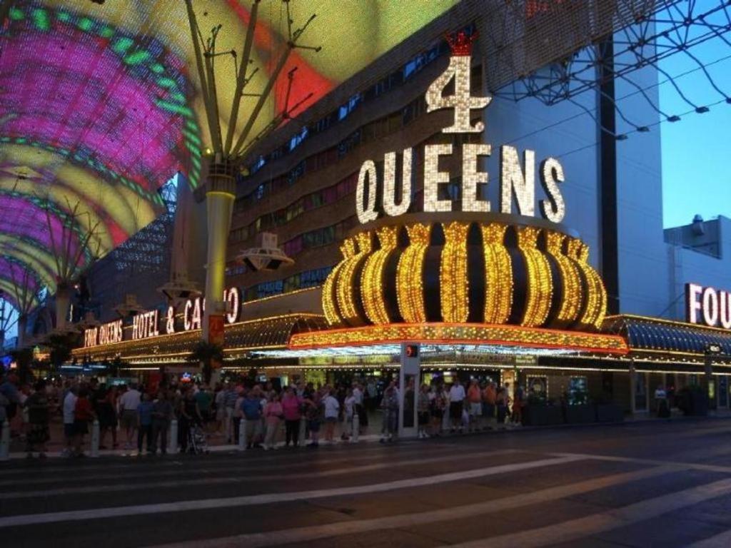 Four Queens Hotel & Casino Las Vegas Exterior photo